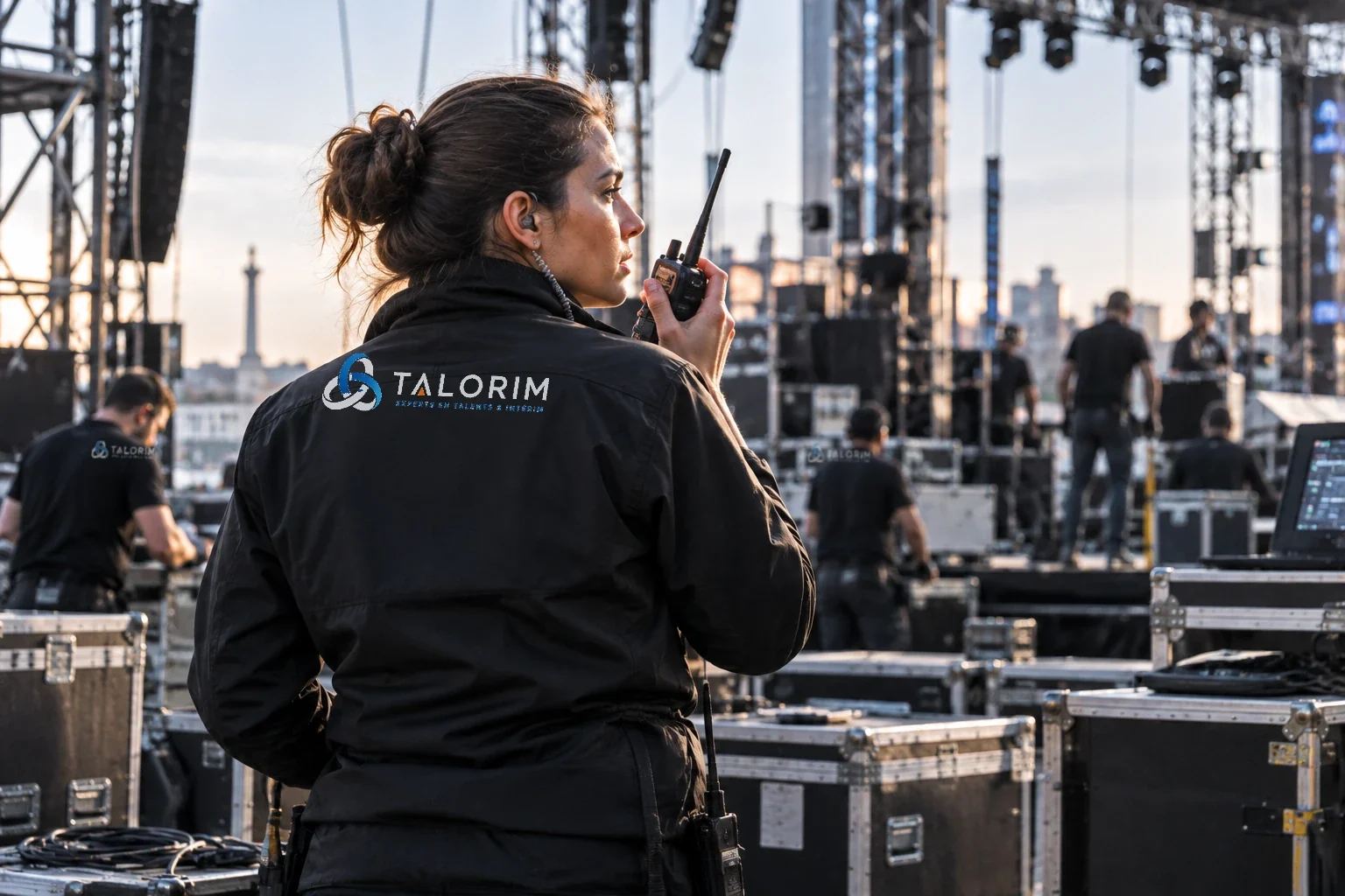 Régisseuse TALORIM coordonnant une production événementielle avec une radio